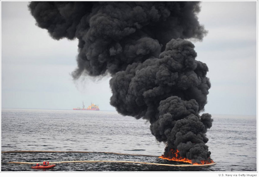burning oil 5/5/10
Boat is in the left corner